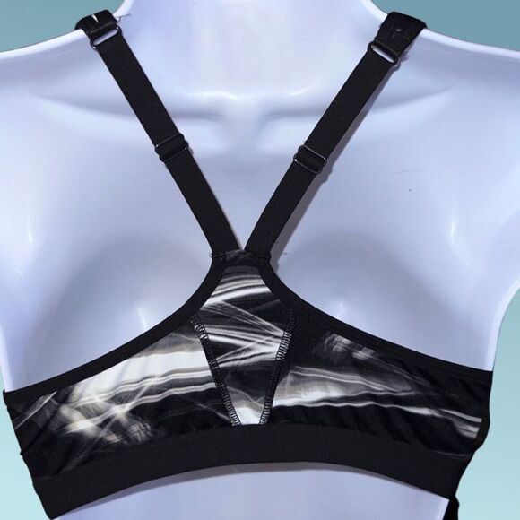 Knockout by Victoria’s Secret Front Closure Sports Bra Size 34B - Picture 3 of 5